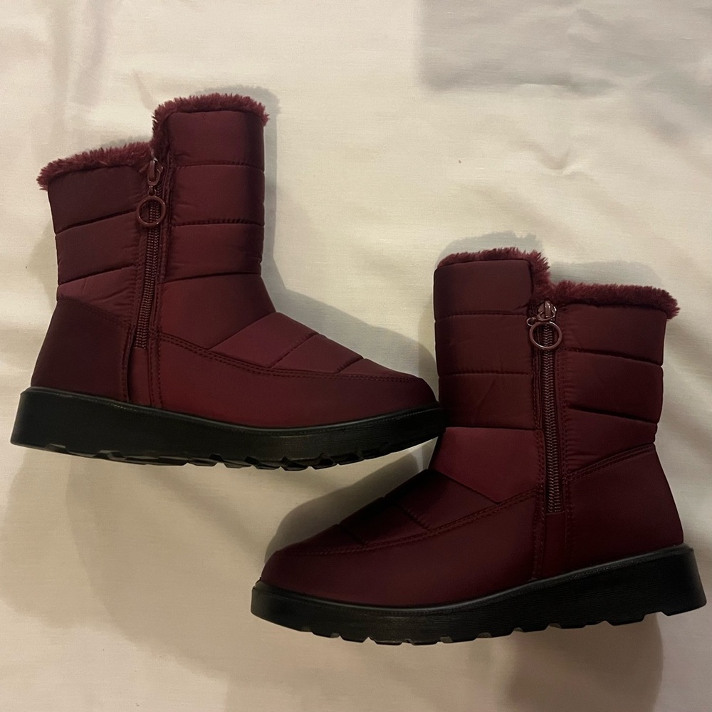 Burgundy Quilted Faux Fur Winter Ankle Boots – Women’s Size 6